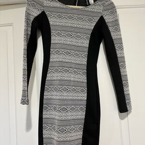 H&M Black and White Geometric Long Sleeve Dress